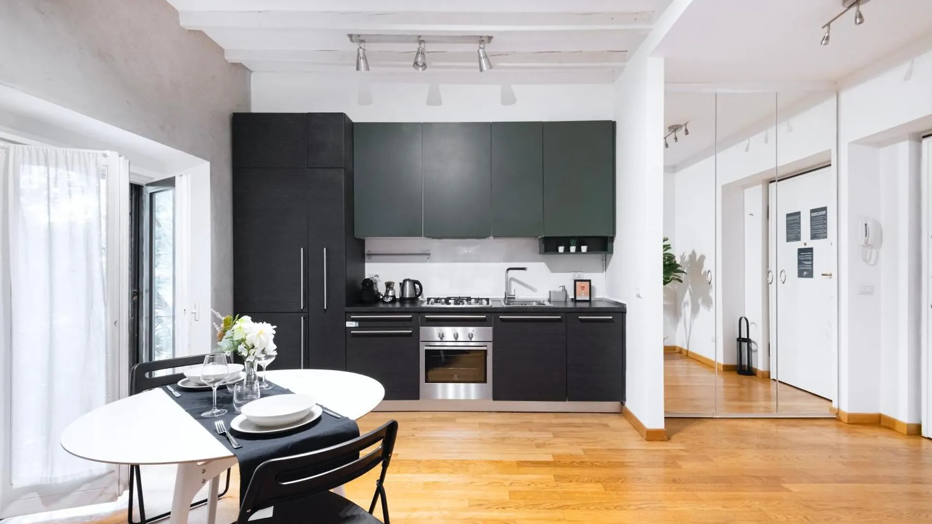 Easylife - Relax In Intimo E Silenzioso Appartamento A Due Passi Dal Castello Sforzesco Mailand Apartment