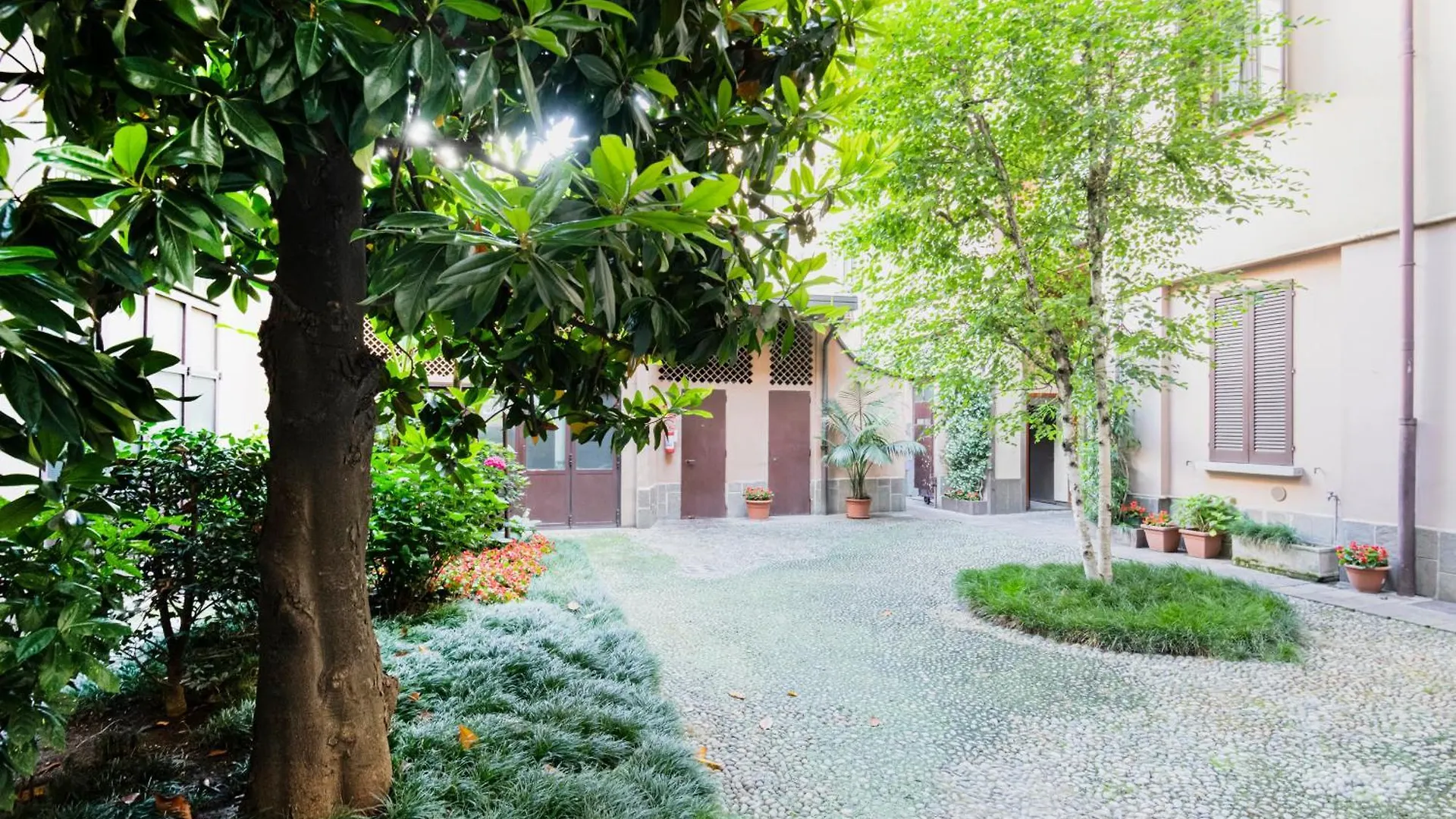 Apartment Easylife - Relax In Intimo E Silenzioso Appartamento A Due Passi Dal Castello Sforzesco Milan